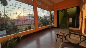 Et opholdsområde på KIRTTI INN AC Family room