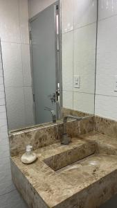 Et badeværelse på Maravilhoso loft beira mar + 28 billeder