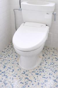 Bilik mandi di 囲炉裏のある築100年の一棟貸し古民家で昔の暮らし体験