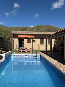 Swimmingpoolen hos eller tæt på Casa cómoda