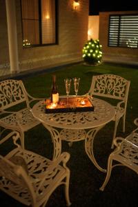 Et opholdsområde på Kaayanaat Villa + 32 billeder