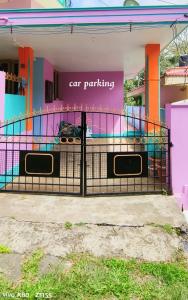 Bygningen som villaen ligger i + 4 billeder