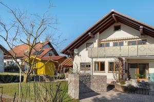 Tòa nhà nơi căn hộ tọa lạc