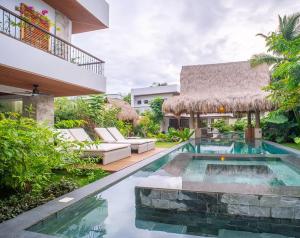 Swimmingpoolen hos eller tæt på Tropical Elegance in central Panglao !