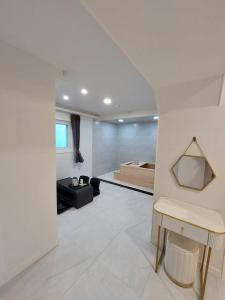 Postel nebo postele na pokoji v ubytování 드림모텔