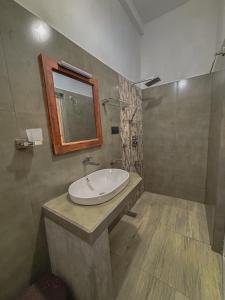 Et badeværelse på Brown Birds Villa