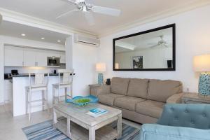 ครัวหรือมุมครัวของ Glitter Bay Estate 414 apts