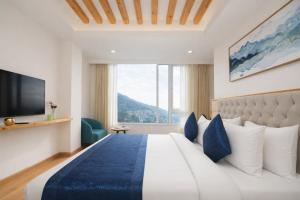 En eller flere senge i et værelse på Click collection Gangtok + 78 billeder