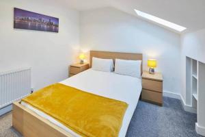 Postel nebo postele na pokoji v ubytování 2-Bedroom Serviced Apartment in Marske-by-the-Sea