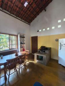 Kuchyň nebo kuchyňský kout v ubytování Casa Maia Sana Hostel