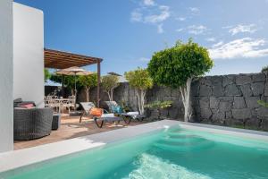 Swimmingpoolen hos eller tæt på Casa Lunnett