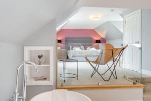 Giường trong phòng chung tại 1 Bed in Newburgh oc-h32593