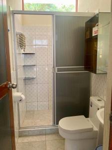 Et badeværelse på Cabaña Familiar del lago - Sauce