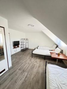 Afbeelding uit fotogalerij van FlyInn-Pension in Leinfelden-Echterdingen