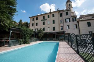 Bazén v ubytování Hotel Florenz nebo v jeho okolí