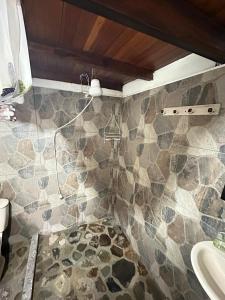 Et badeværelse på Titiribi-Antioquia- Cabaña el sol