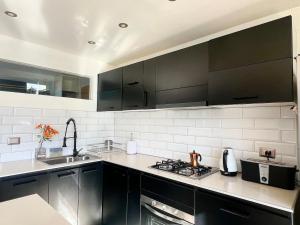 Køkken eller tekøkken på Minimalist style house - Cochamó + 16 billeder