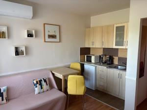 Køkken eller tekøkken på RTHome Vendégház