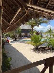 Hồ bơi trong/gần Cholobandas +9 ảnh