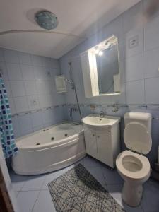 Bilik mandi di DDD's place