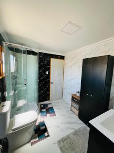 Koupelna v ubytování Hostal Ruta del Desierto