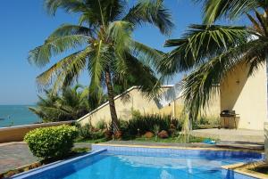 Swimmingpoolen hos eller tæt på Villa Bellevue