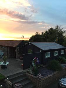 Bình minh/hoàng hôn nhìn từ căn hộ  hoặc gần đó