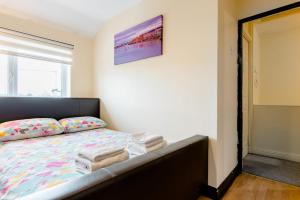 Giường trong phòng chung tại Bunratty Star