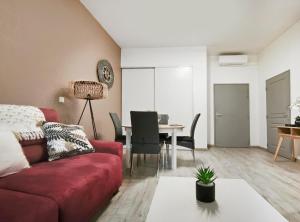 Ảnh trong thư viện ảnh của T2 moderne avec piscine, terrasse et parking privé ở Uzès