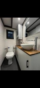 Et badeværelse på Zajazd Józef Tiny House