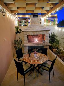 Et opholdsområde på Apartman Josy with gorgeous garden