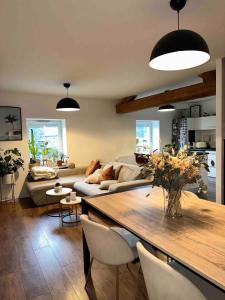 Fotografie z fotogalerie ubytování Cozy fully-equipped apartment in Charboniere v destinaci Charbonnières-les-Bains