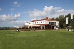 Golf facilities at a szállodákat or nearby