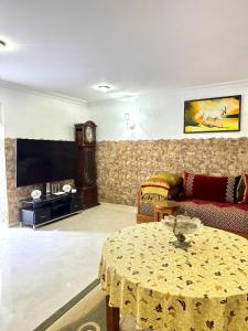 TV/trung tâm giải trí tại Dar Salma +31 ảnh