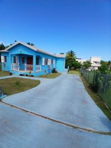 Billede fra billedgalleriet på 1305 Palm Drive Cedar Valley Gardens i Cassada Gardens