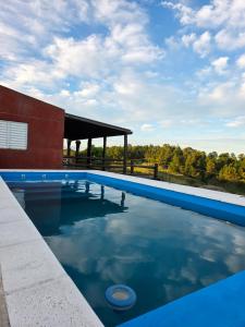 Swimmingpoolen hos eller tæt på Munay Ky