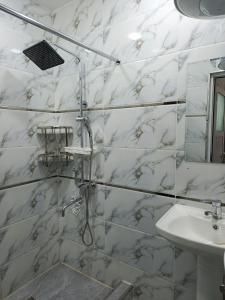 Et badeværelse på Jomi Hostel