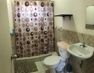 Et badeværelse på Hospedaje Maluli 02