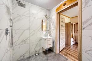 Et badeværelse på Willa u Polczyków + 57 billeder