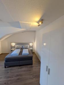 a bedroom with a bed in a room at Air 41 in Konstanz