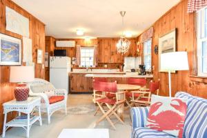 Køkken eller tekøkken på 2 mins from Nauset Beach