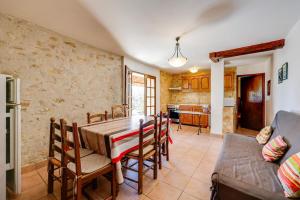 Kuchyň nebo kuchyňský kout v ubytování Chateau st-auriol - magnanerie