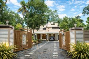 Afbeelding uit fotogalerij van PATHIRAMANAL Service Villas in Alleppey