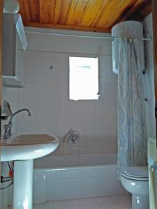 Koupelna v ubytování Guesthouse Iro