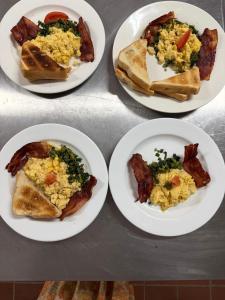 Đồ ăn tại/gần resort +65 ảnh