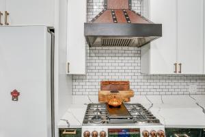 Afbeelding uit fotogalerij van Steps to Union College Home with Shared Yard! in Schenectady +27 foto's