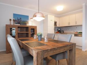 Η κουζίνα ή μικρή κουζίνα στο Villa Strandoase 09