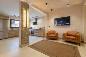 Køkken eller tekøkken på Villa privada con barbacoa y patio cerca de la playa Torremolinos