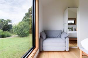 Et opholdsområde på Sisters Beach Hideaway - A Coastal Escape + 11 billeder