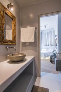 Ένα μπάνιο στο Acropolis Luxury Apartments